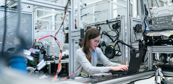Topology Optimization: ศาสตร์การออกแบบที่บีบน้ำหนักชิ้นส่วนลงต่ำสุดด้วยอัลกอริทึมและ Additive Manufacturing