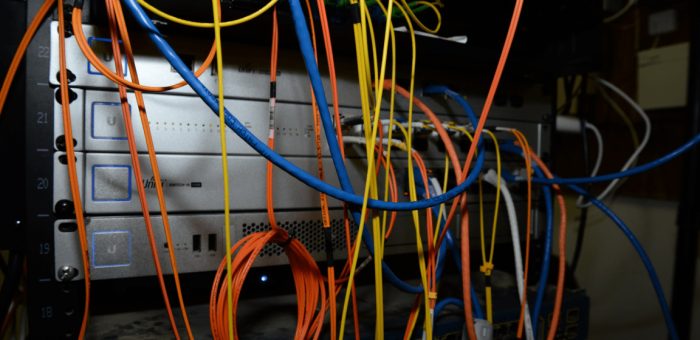 Case Study: อุปกรณ์ OT ติดอินเทอร์เน็ตโดยไม่รู้ตัว — จาก Flat Network สู่การแบ่งโซนตาม IEC 62443 ใน 4 ขั้นตอน