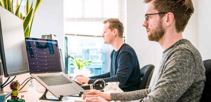 Edge Device Fleet Management และ OTA Updates: การจัดการอุปกรณ์ Edge นับหมื่นเครื่องอย่างปลอดภัย