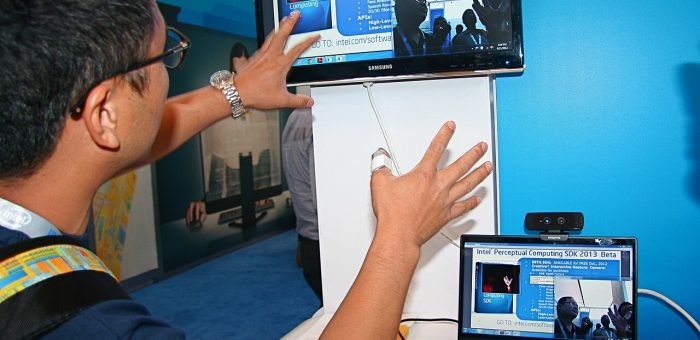 Hand Tracking และ Gesture Recognition ใน Industrial XR: ปลดปล่อยมือคนงานด้วย Natural Interaction