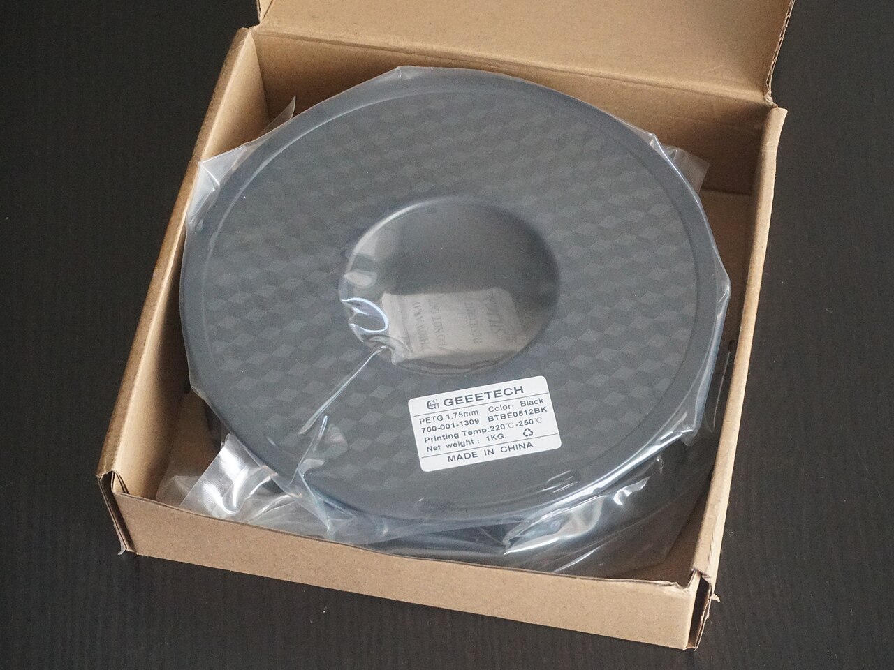 เส้น filament สำหรับพิมพ์สามมิติบรรจุถุงสุญญากาศ